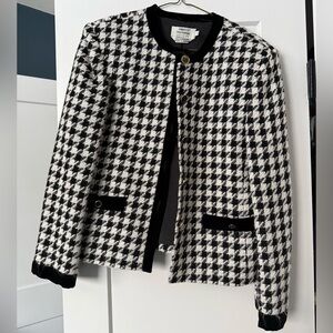 Chic Black and White Houndstooth Blazer